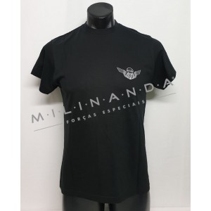 T-SHIRT PRETA ESTAMPADA PARAQUEDISTAS  T-SHIRT PRETA ESTAMPADA PARAQUEDISTAS